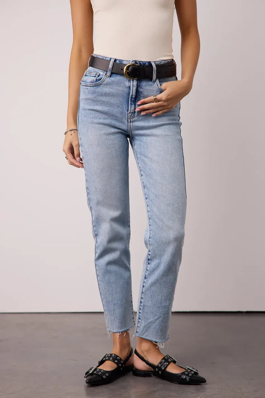 Amelia Straight Leg Jeans in Light Wash