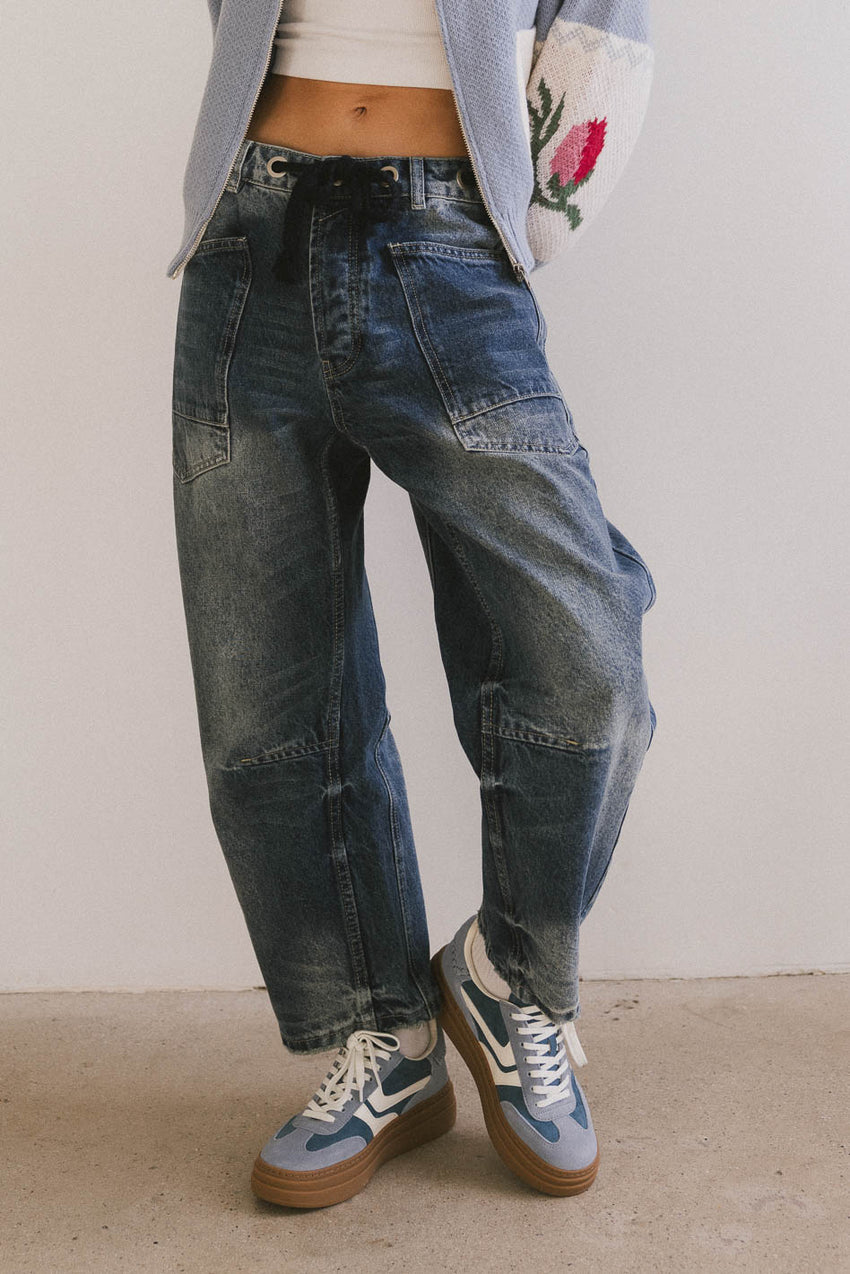 Jocelyn Barrel Jeans in Medium Wash