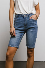Miley Bermuda Shorts in Medium Wash