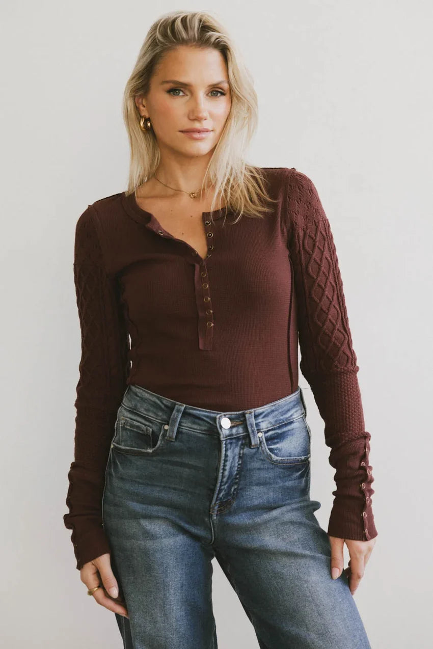 Naomi Cable Knit Sleeve Top in Red-Brown