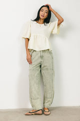 Angela Barrel Jeans in Olive