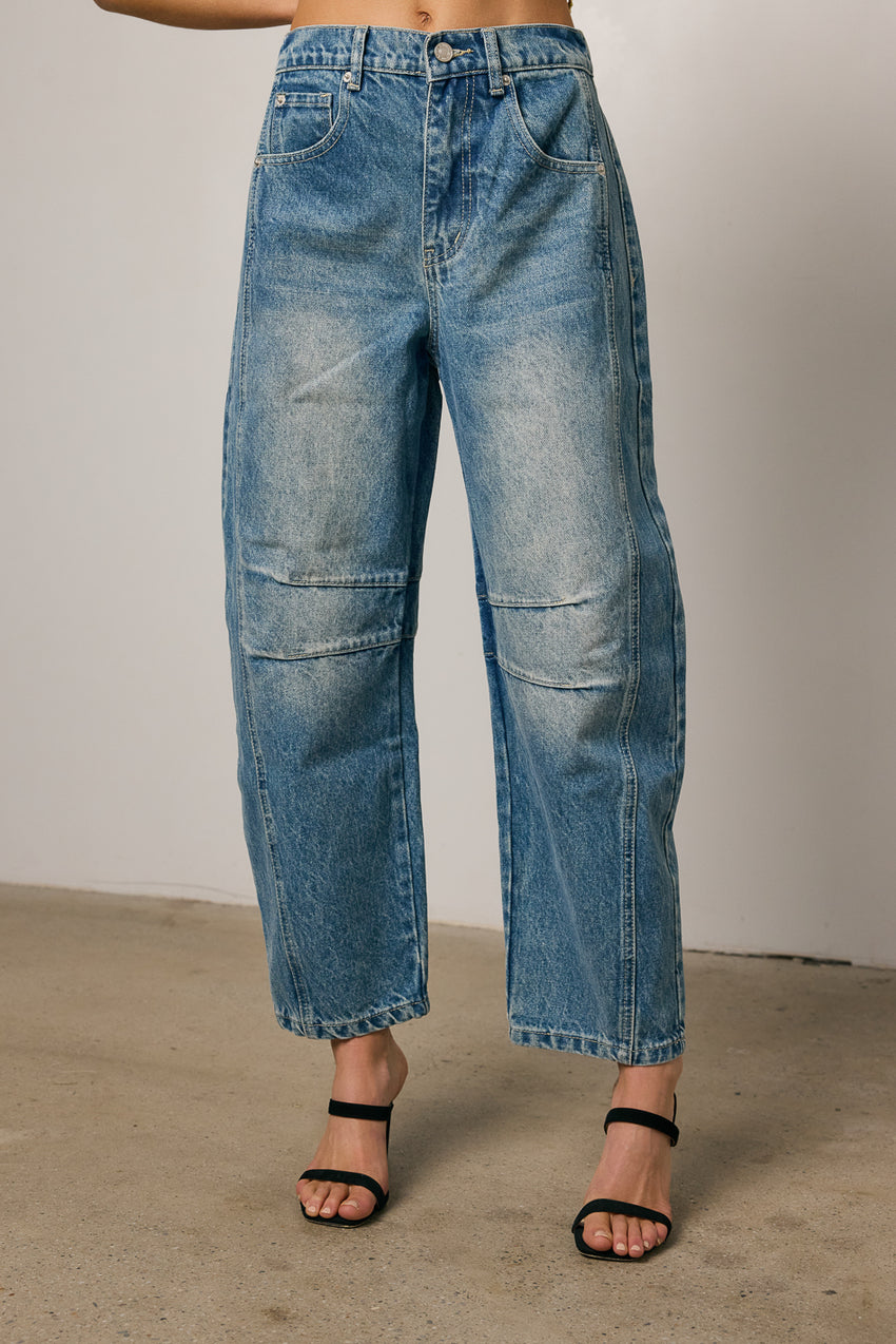 Lisette Barrel Jean in Medium Wash