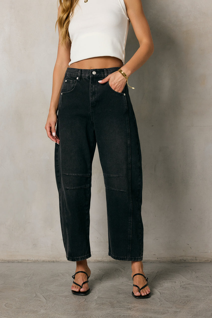 Lisette Barrel Jeans in Black