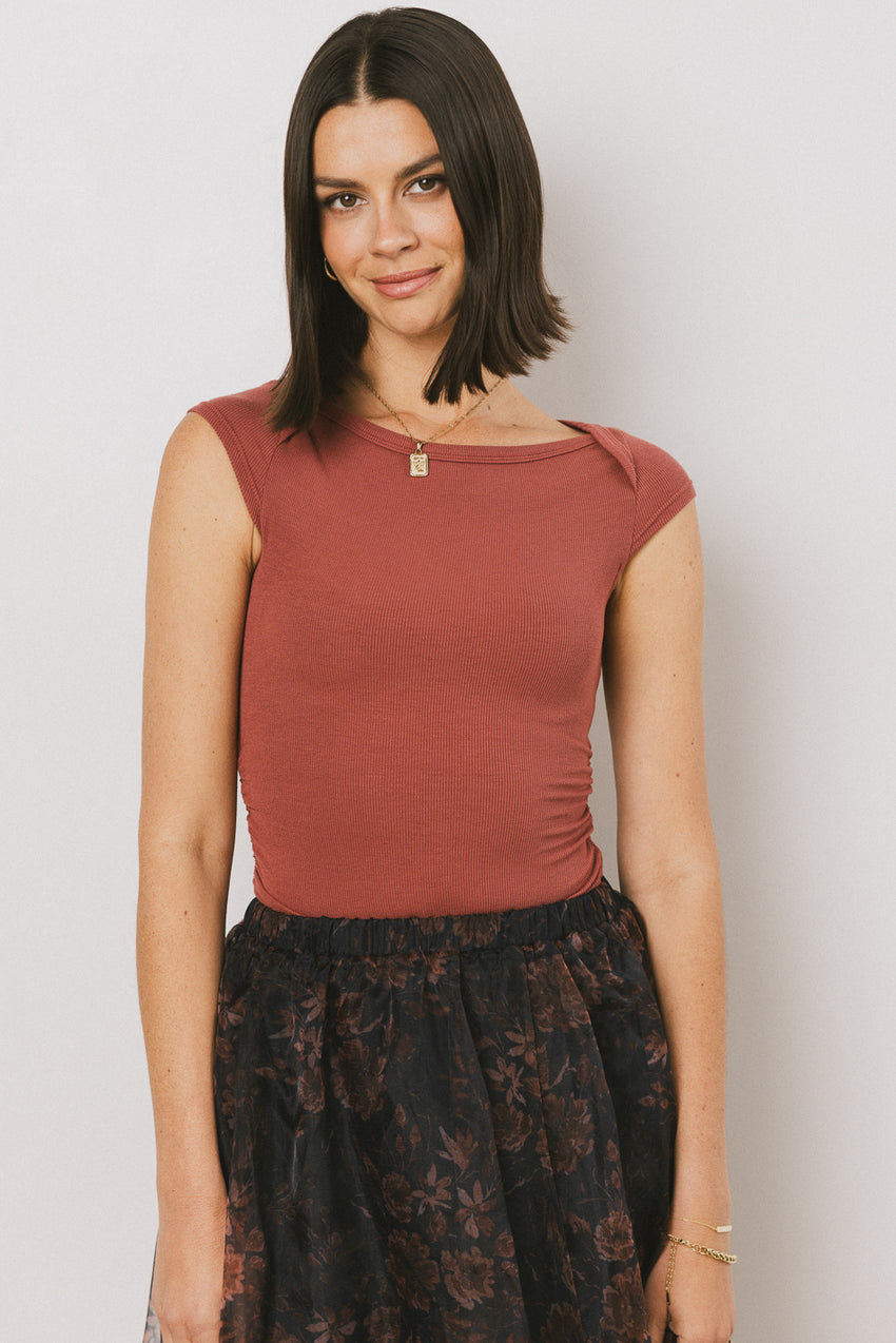Leia Cap Sleeve Basic Top in Berry