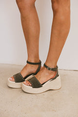 Pascha Wedge Sandal in Olive
