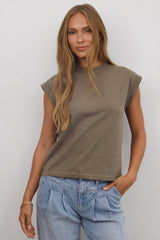 Arlo Top in Olive