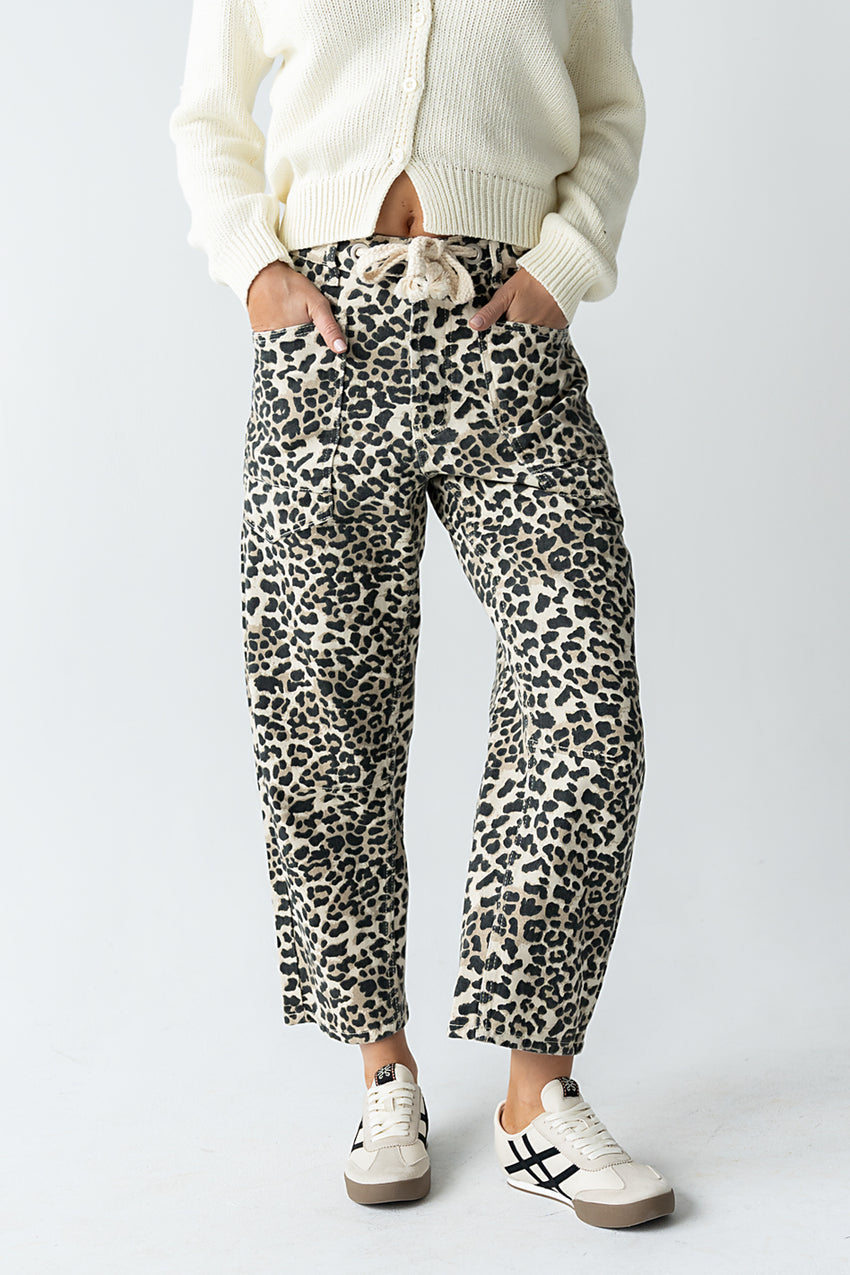 Jocelyn Barrel Jeans in Leopard
