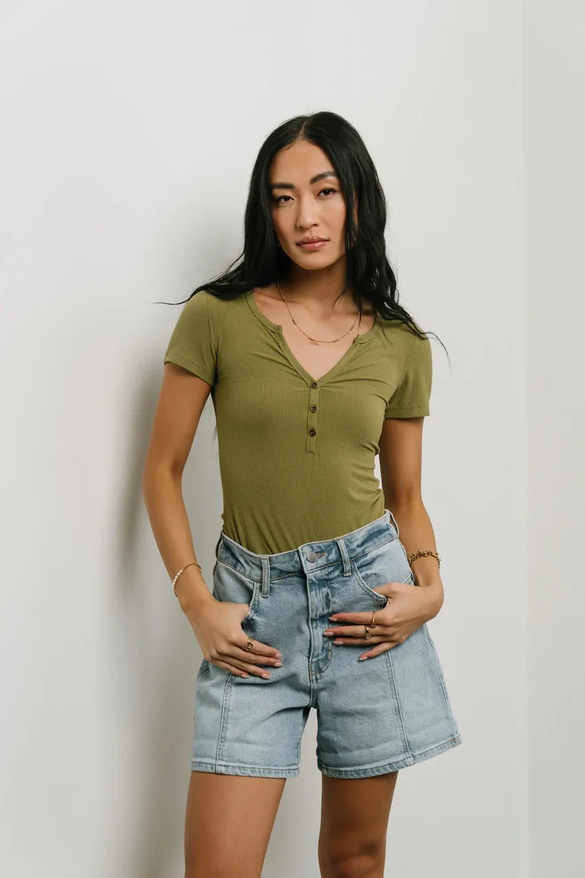 Serena Henley Top in Moss
