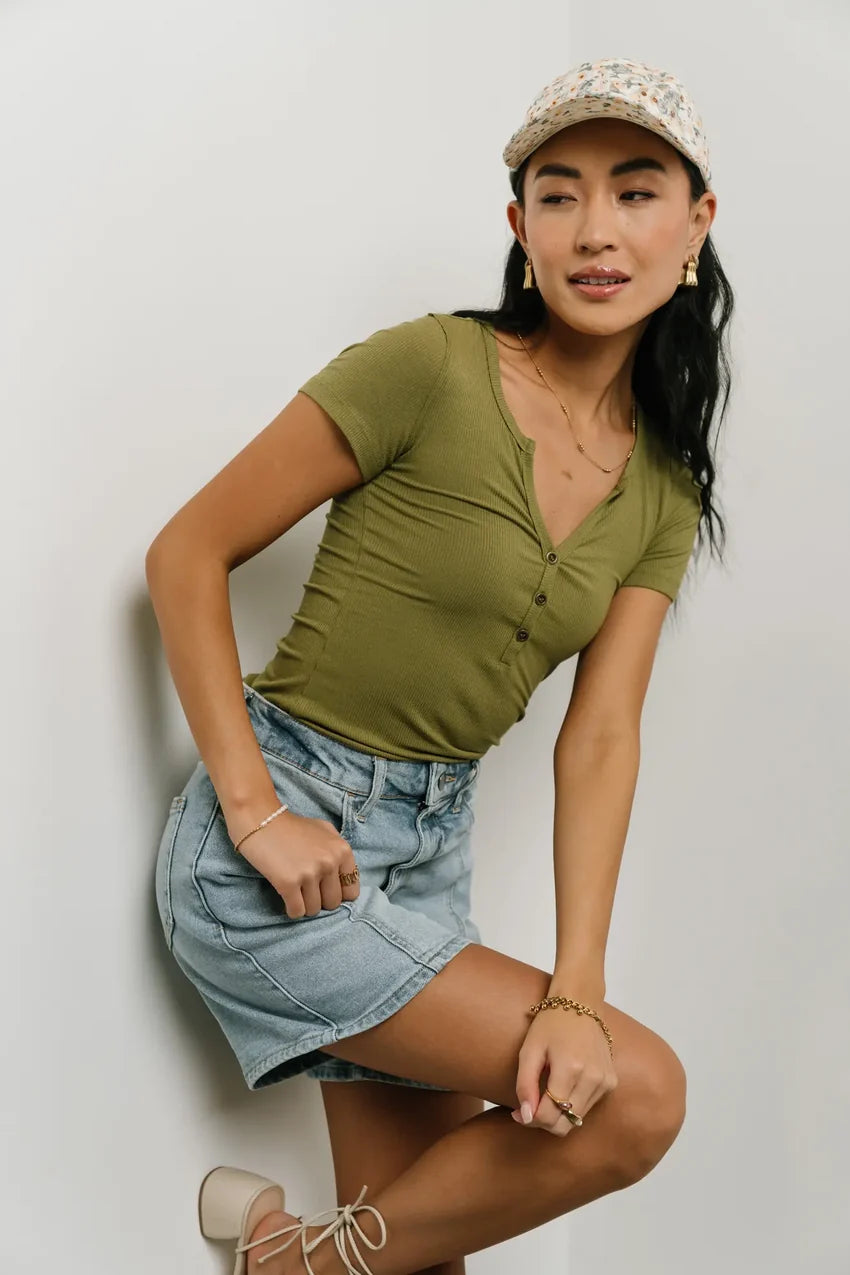Serena Henley Top in Moss
