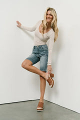 Miley Bermuda Shorts in Medium Wash